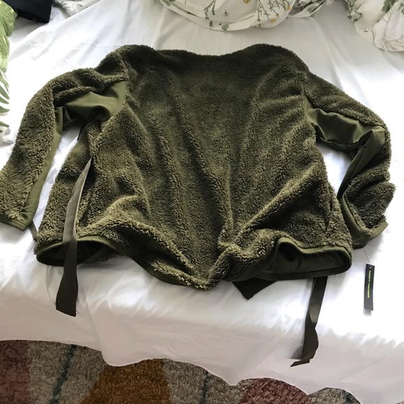 Nike women’s jacket - Picture 4 of 4